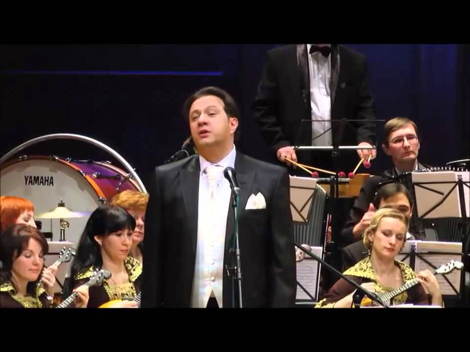 муз. Б. Мокроусов, сл. М. Исаковский «Одинокая гармонь». Солист — Александр Захаров (тенор, Москва) смотреть онлайн