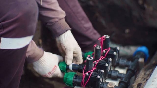 Автополив газона. Система полива газона и растенийа HUNTER. Монтаж систем полива газона. смотреть онлайн