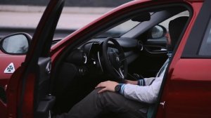 Alfa Romeo Giulia - маленькая Ferrari, динамика альфа ромео джулия - автообзор 2020