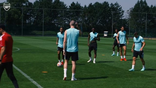 Albert Sambi Lokonga's first training session | Behind the scenes at Arsenal training centre смотреть онлайн