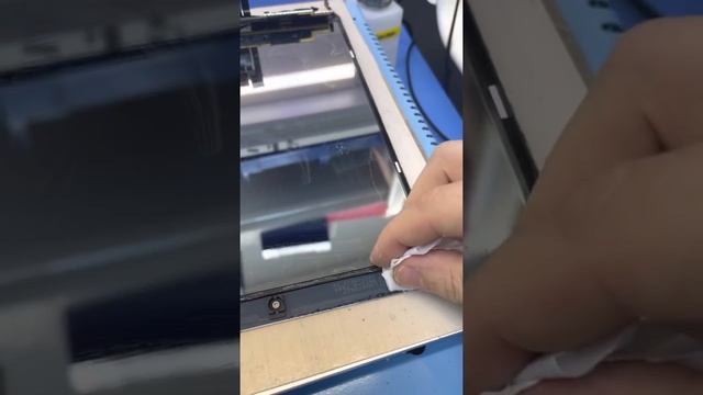 Замена подсветки iPad Pro 10.5 - убираем разводы на экране айпада без замены экрана смотреть онлайн