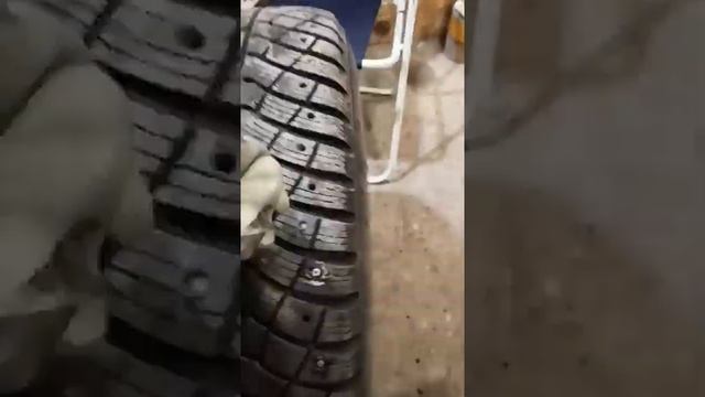 Установка ремонтных шипов своими руками при помощи отвертки смотреть онлайн