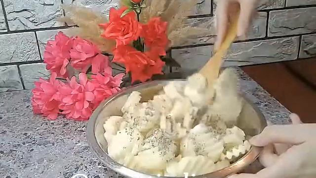 Запеченная картошка с травами итальянской кухни смотреть онлайн