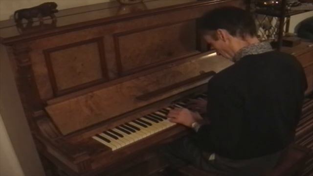 Cavatina (The deer hunter) played on a 130 year old Kaps German upright piano смотреть онлайн