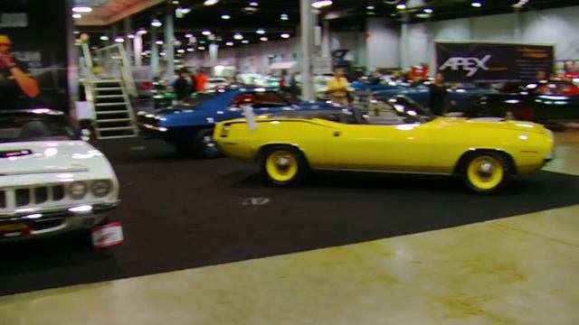 426 Hemi 'Cuda Challenger Convertible Display MCACN V8TV Muscle Car Of The Week Video Episode #132 смотреть онлайн