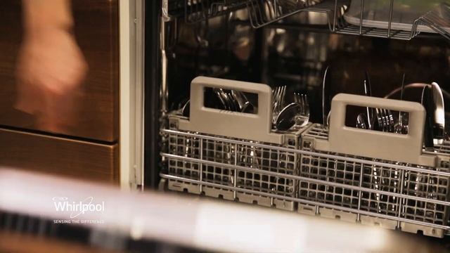 Whirlpool 6th Sense PowerDry Dishwasher смотреть онлайн