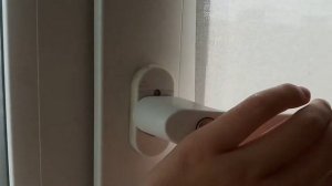 Как открыть детский замок на окне, если нет ключа. Пила по металлу за 190 руб