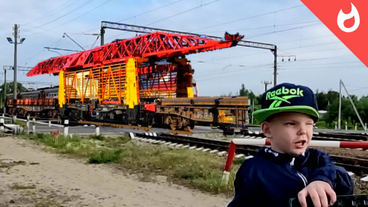 ЖД переезд и путеукладчики / строительство железной дороги смотреть онлайн