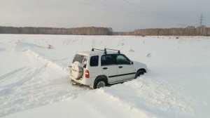 Сузуки Эскудо поле снега 2