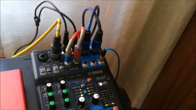 Prezentacja miksera YAMAHA MG06X смотреть онлайн