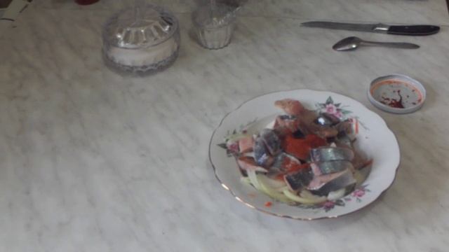 САЛАТ ИЗ СВЕЖЕЙ СЕЛЁДКИ