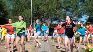 Танец под песню Улыбайся