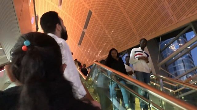 МЕТРО В ДУБАЕ КАК ЕЗДИТ? СКОЛЬКО СТОИТ? РАЗДЕЛЬНЫЕ ВАГОНЫ? смотреть онлайн