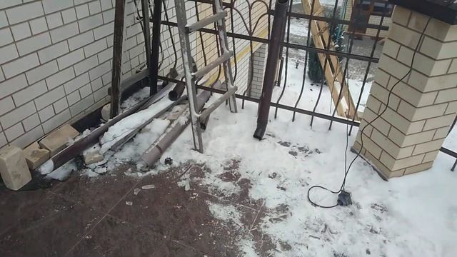 Проблема с конденсатом на крыше около печной трубы.