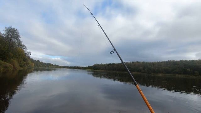 Рыбалка на речке Онега. Хариус и щука атакуют!!! смотреть онлайн