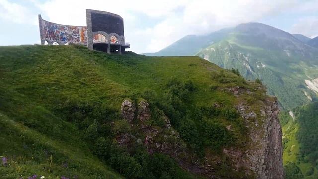 ЖИВОПИСНЫЕ ГОРЫ ПО ВОЕННО-ГРУЗИНСКОЙ ДОРОГЕ смотреть онлайн