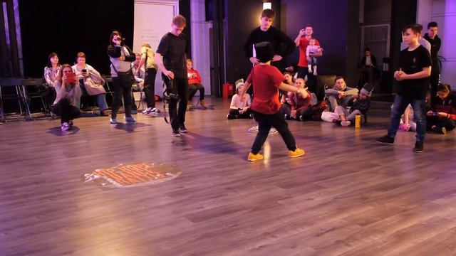 breakdance 2x2 juniors Danjel & Fresh vs D-Key & Сын Марса - Hip Hope Dance Battle 2018 смотреть онлайн