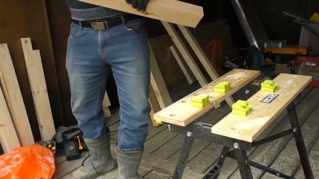 Простой бюджетный ВЕРСТАК из досок своими руками в Гараж! Папа Дом Строит 4 серия смотреть онлайн