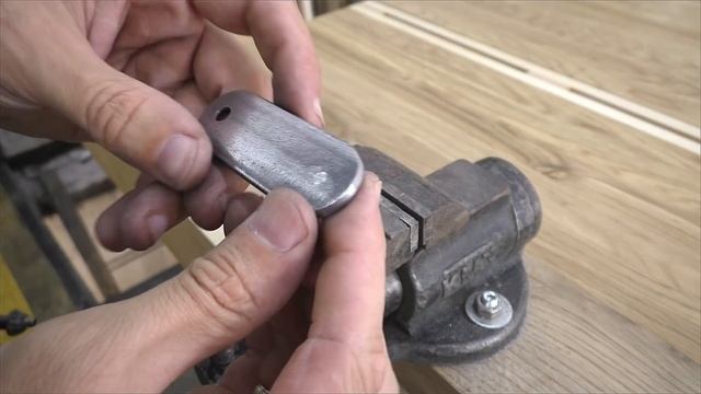 How to Make a Quick Router Circle Jig - DIY смотреть онлайн