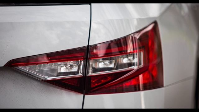 2016 Skoda Superb 206TSI Wagon Photo Review смотреть онлайн