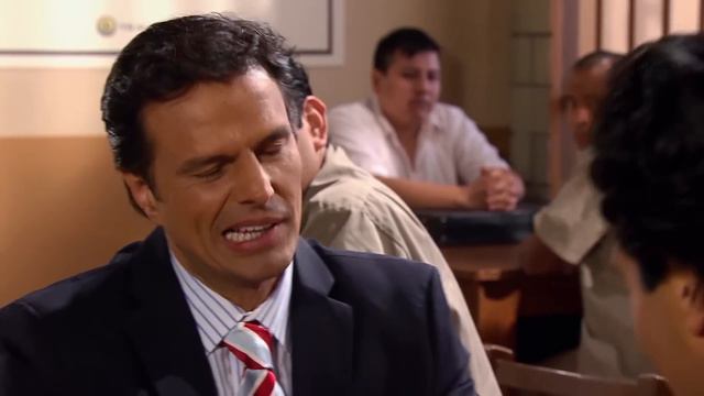 Qué pobres tan ricos: Miguel Ángel obtiene su libertad | Escena - C 129 смотреть онлайн