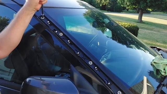 Ford Explorer Window Trim Replacement Save $100 and DIY смотреть онлайн