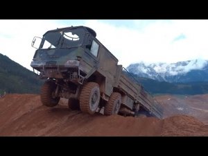 Возможности мощных военных грузовиков на бездорожье