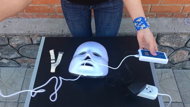 LED Маска для фотодинамической терапии 7 цветов смотреть онлайн