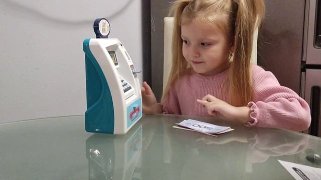 РАСПАКОВКА игрушечного БАНКОМАТА смотреть онлайн