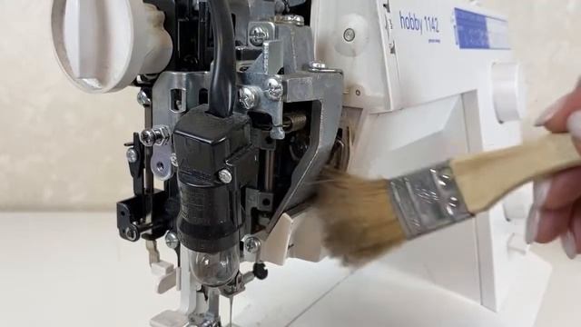 Чистим швейную машинку, готовим инструмент к работе смотреть онлайн