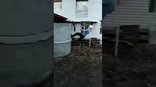 Как делать сальто от стены. wall flip смотреть онлайн