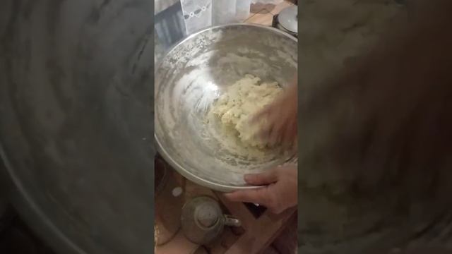 Как замесить тесто на лаваш !! очень просто ! В домашних условиях смотреть онлайн