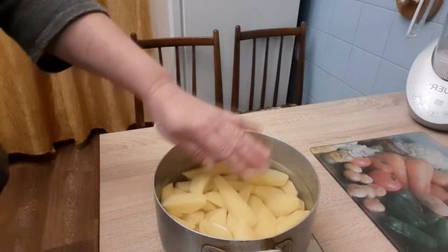 ПРАЗДНИЧНОЕ ЭКСПРЕСС МЕНЮ - часть первая: отварной картофель смотреть онлайн