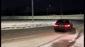 BMW M5 (F90) дрифт по ночному городу , суета ?