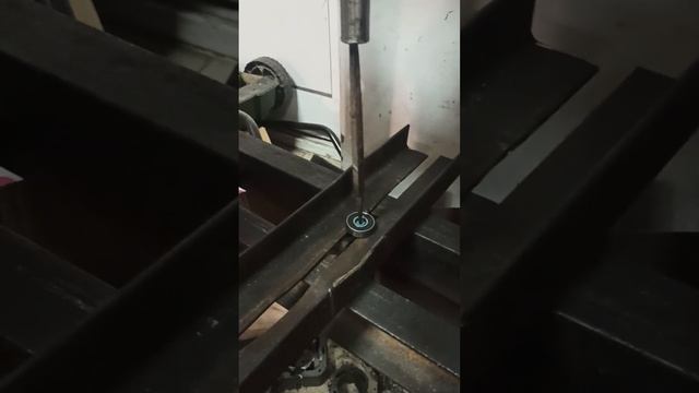 Замена подшипника на роторе #подшипники #насоснаястанция смотреть онлайн