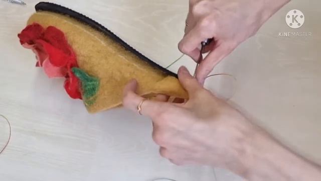 КАК ПРИШИТЬ ПОДОШВУ К ВАЛЯНЫМ ТАПОЧКАМ смотреть онлайн