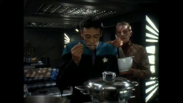 Star Trek DS9 S3E04 Odo & Kira | Thinks Odo CUTIE Cooking @ 1:40 смотреть онлайн