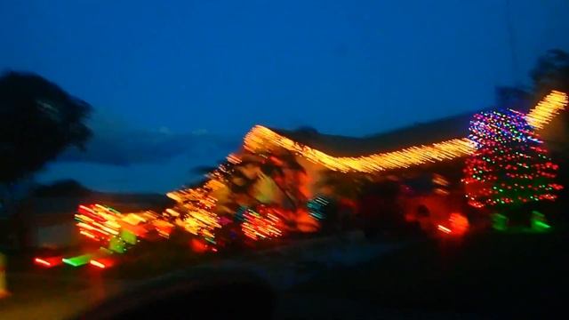 АМЕРИКА - Украшение ДОМОВ перед РОЖДЕСТВОМ Горлянды 23.11.2013 смотреть онлайн