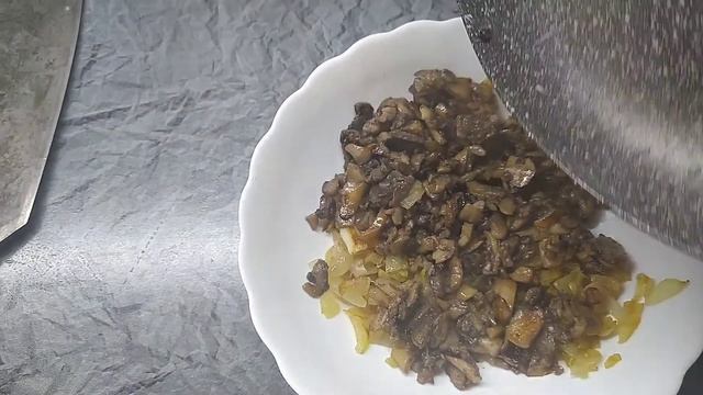 Как приготовить колбаски из индейки с начинкой из лука и грибов. Удачный рецепт? смотреть онлайн