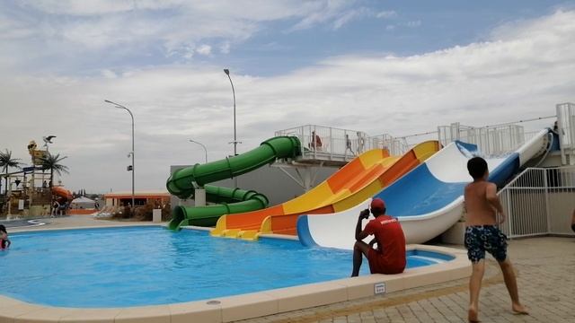 Аквапарк Акватория, часть 1 смотреть онлайн