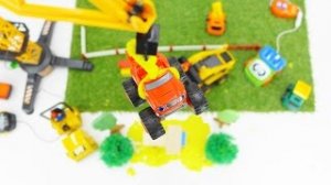 Вспыш и машинки на стройке - Строим дом.mp4