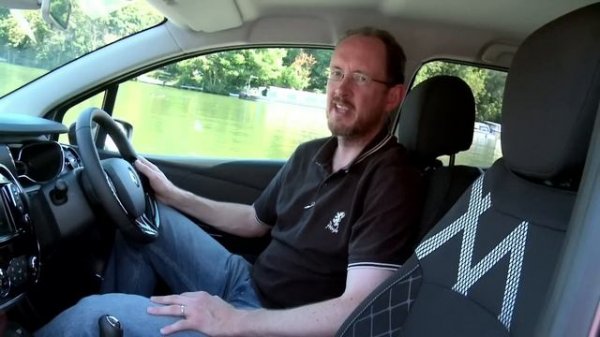 Renault Captur SUV expert car review