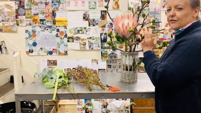 How to arrange a Protea vase design смотреть онлайн