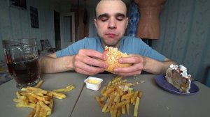 МУКБАНГ АСМР ШАУРМА / БУРГЕРЫ - ЧИЗБУРГЕР, ЧИКЕНБУРГЕР / КАРТОШКА ФРИ/  EATING ASMR Mukbang #604