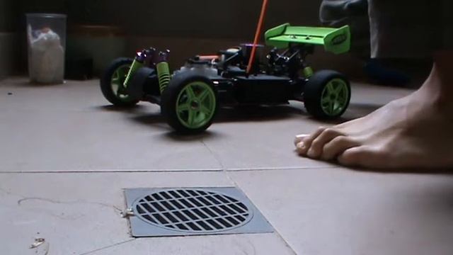 starting my nitro rc buggy (warhead) смотреть онлайн
