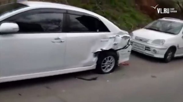 VL.ru - Девушка разбила 11 автомобилей во Владивостоке