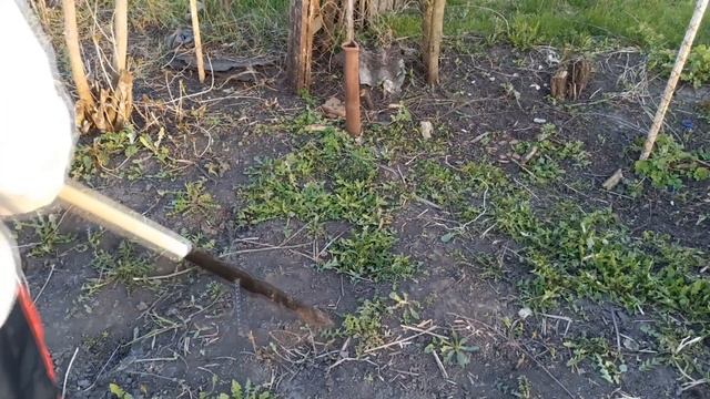 Садовая самоделка 2 в 1 Удалитель сорняков и лопатка для прокладки шлангов смотреть онлайн