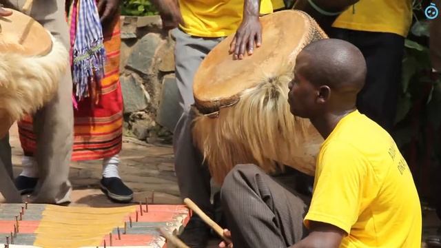 Adagha Nalya Drama Group - Omuntu Kyakola - The Singing Wells project смотреть онлайн