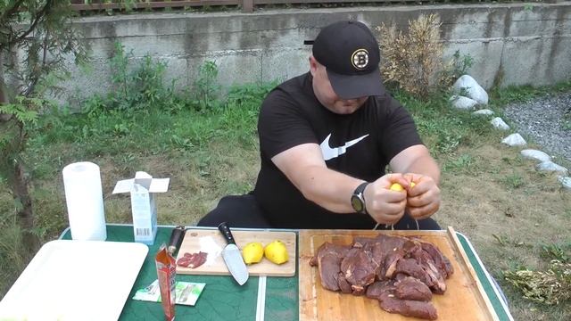 СОЧНЫЙ СТЕЙК ИЗ ГОВЯДИНЫ / ГОТОВИМ И УГОЩАЕМ / АСЛАН ГАБУЕВ смотреть онлайн