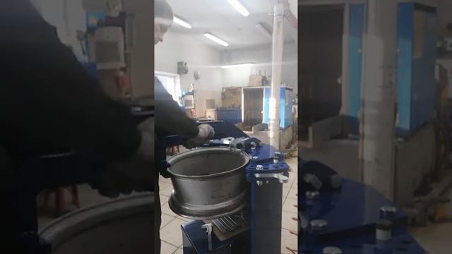 Станок для прокатки штампованных дисков смотреть онлайн